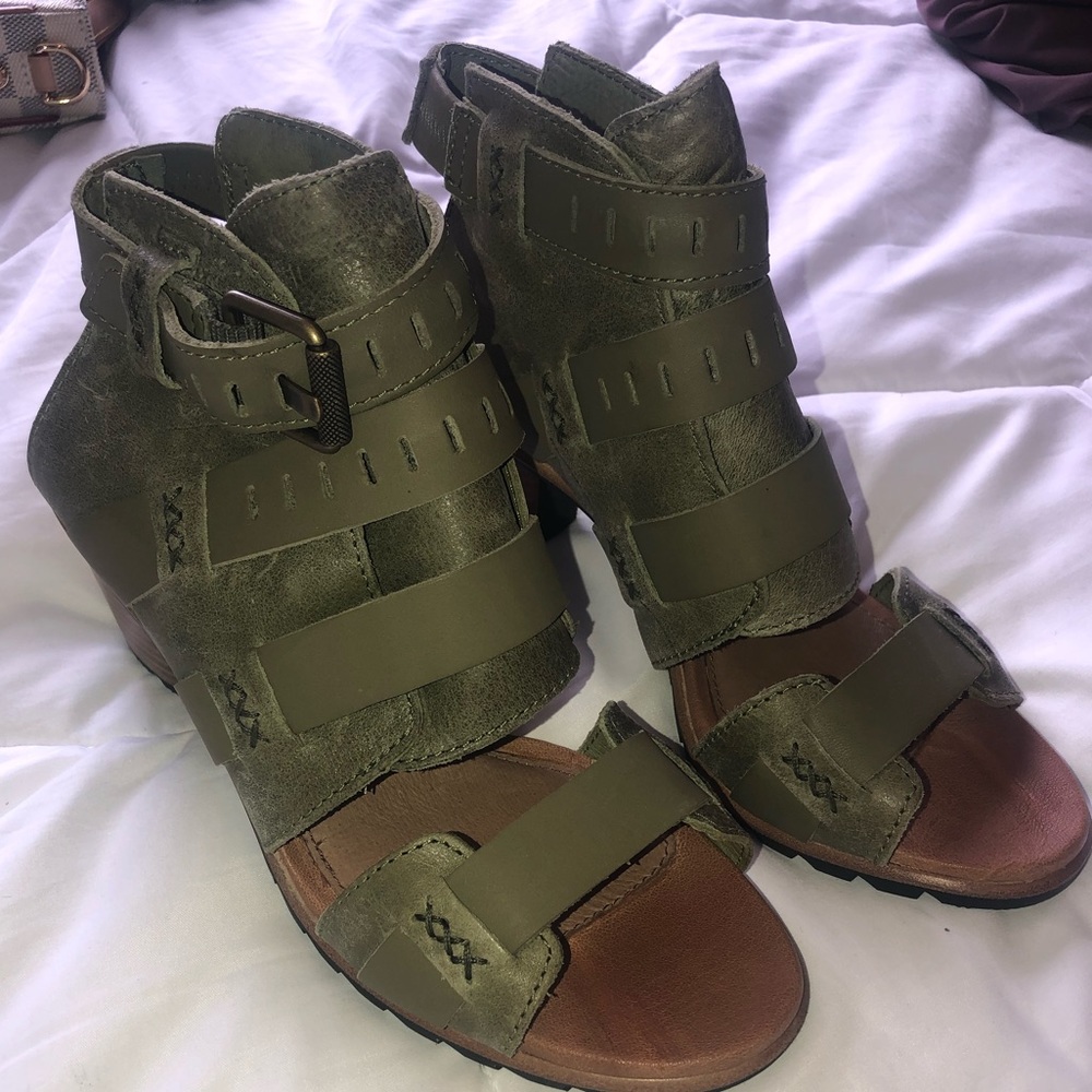 Sorel Nadia Buckle Bootie